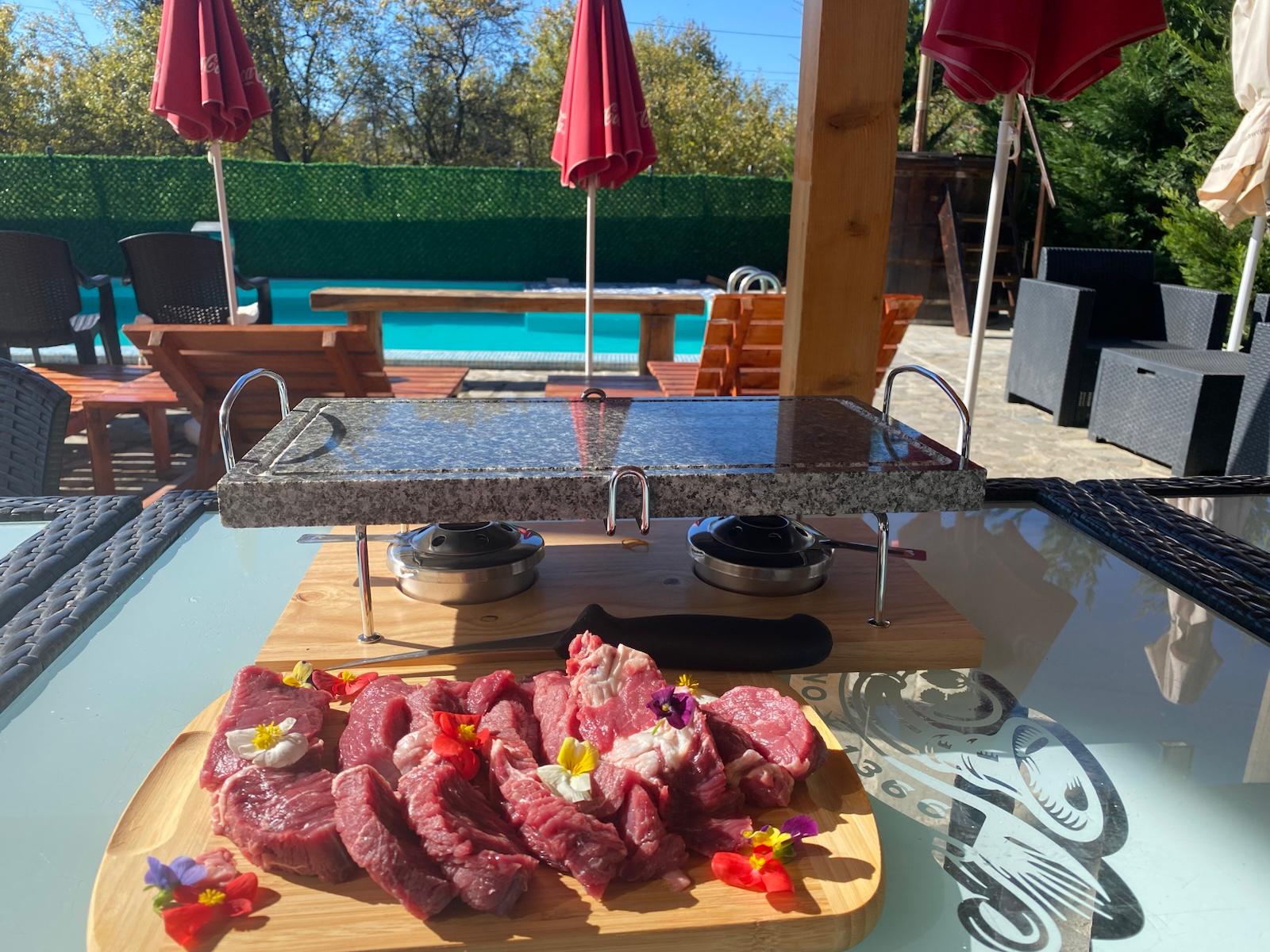 Grătar și carne proaspătă